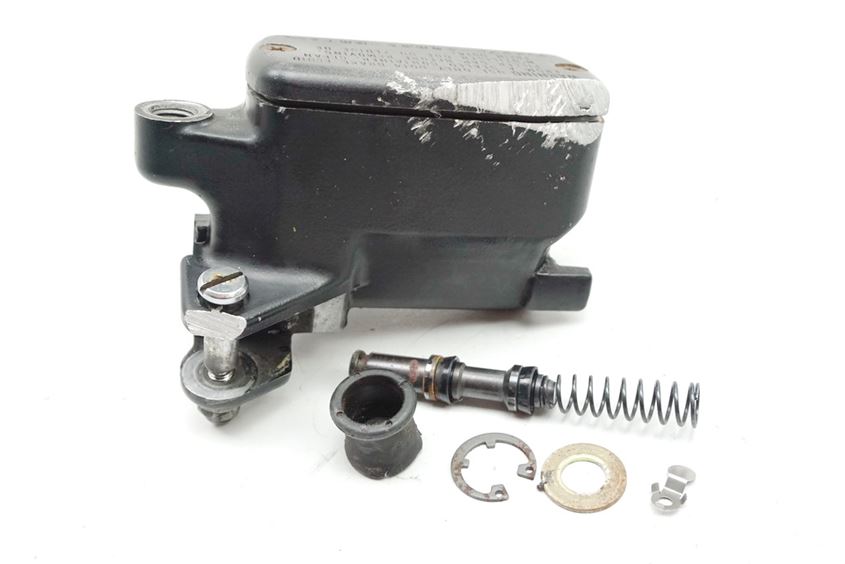 HONDA VT 750 C2 SHADOW RC44 BREMSPUMPE VORN BREMSZYLINDER