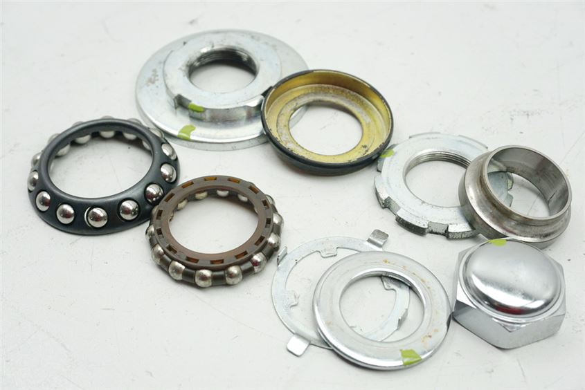 HONDA XL 1000 SD02 VARADERO TUERCA DE BLOQUEO DE LA DIRECCIÓN, PUENTE DE HORQUILLA