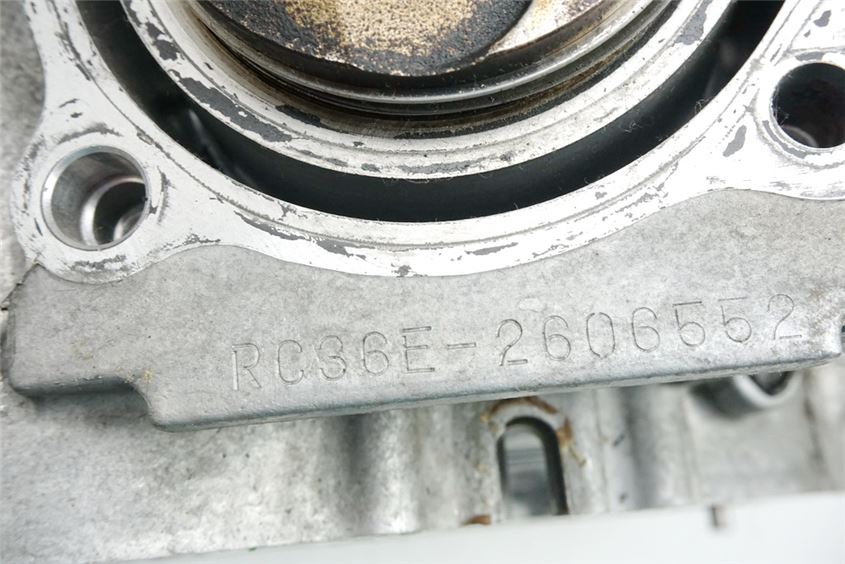 HONDA VFR 750 RC36 / 2 MOTORGEHÄUSE ZYLINDER KOLBEN CRANKCASE