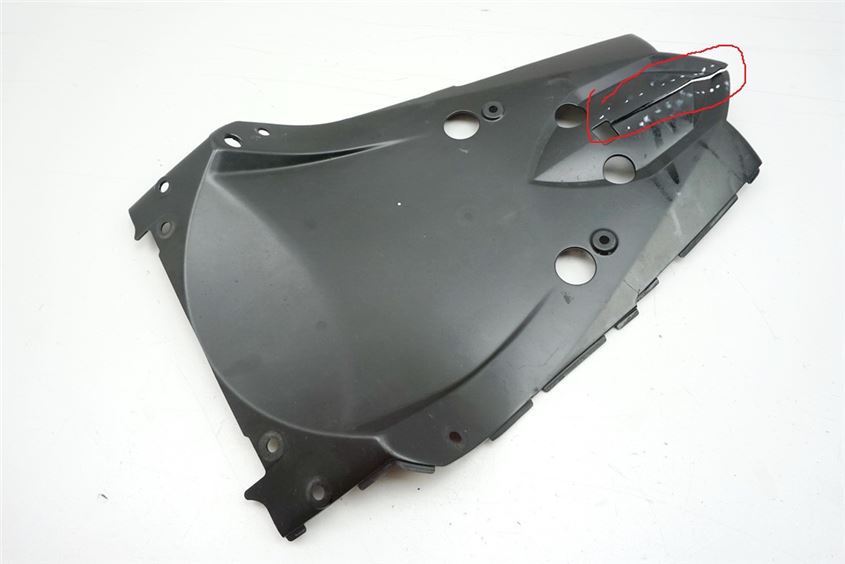 KAWASAKI Z 750 ZR750L BAJO COLÍN TRASERO PARTE INFERIOR TRASERA