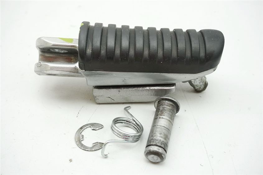 KAWASAKI Z 750 ZR750L FOOTREST RIDER RIGHT