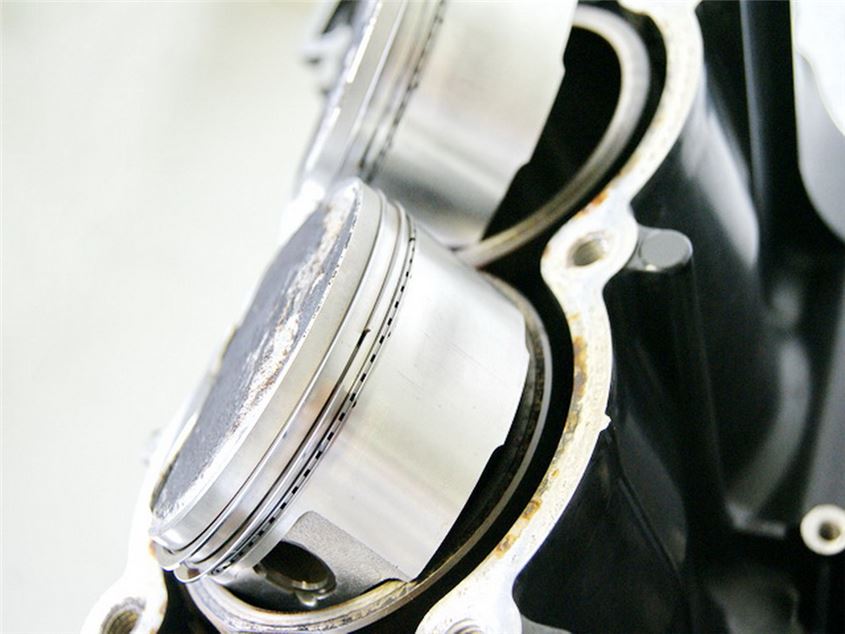 TRIUMPH TIGER 955i 709EN MOTORGEHÄUSE MOTOR KOLBEN CRANKCASE