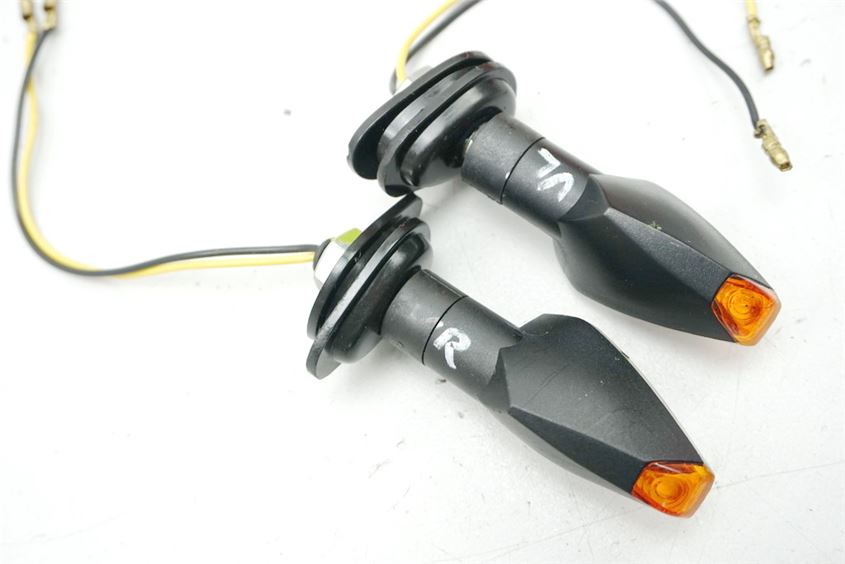 YAMAHA FZ-1 N RN16 INTERMITENTES LED ACCESORIOS