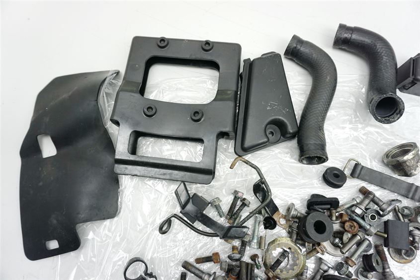KAWASAKI ER-6 N ER650A SCHRAUBEN & KLEINTEILE HALTER