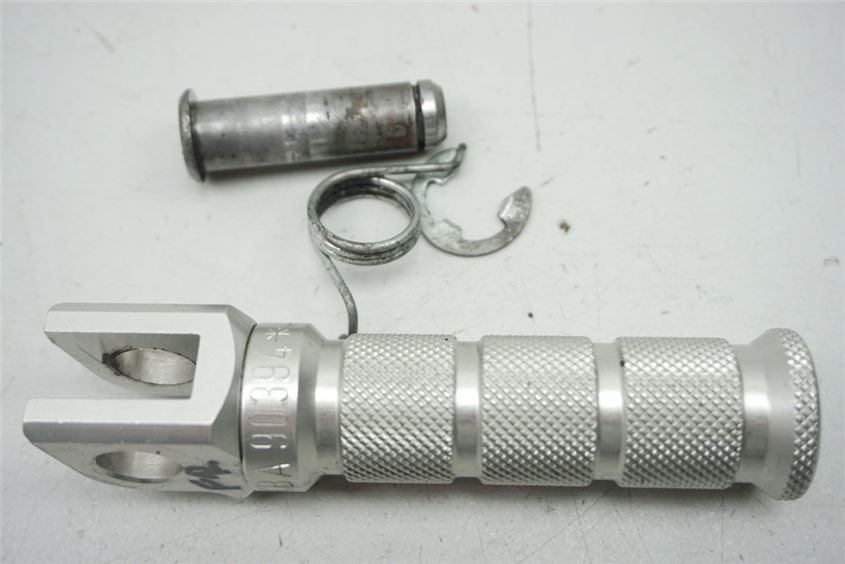 KAWASAKI ER-6 N ER650A REPOSAPIÉS DERECHO DEL CONDUCTOR - MFW KBA 90394