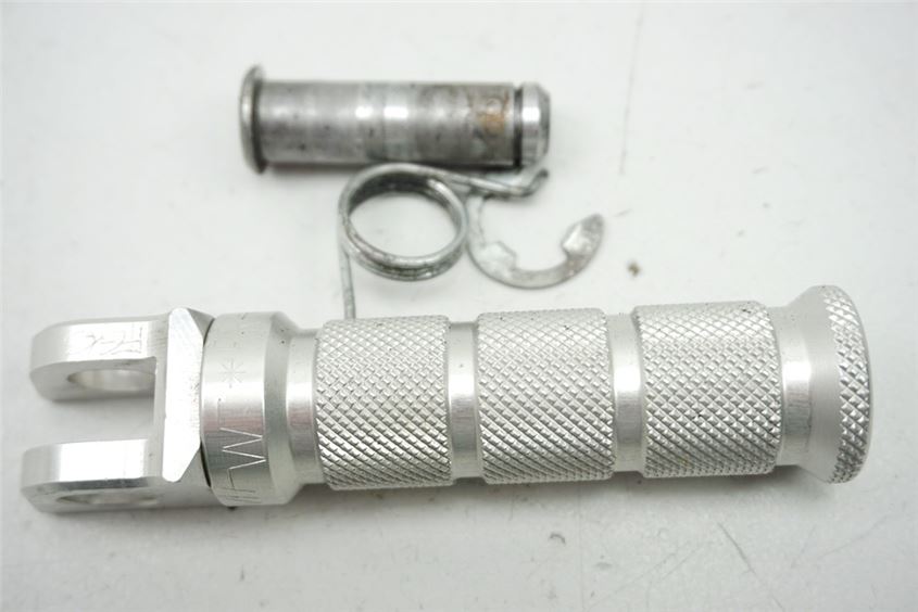 KAWASAKI ER-6 N ER650A REPOSAPIÉS DERECHO DEL CONDUCTOR - MFW KBA 90394