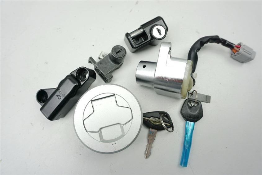 SUZUKI M 1500 VZ INTRUDER WVCU LOCK SET IGNITION TANK CAP