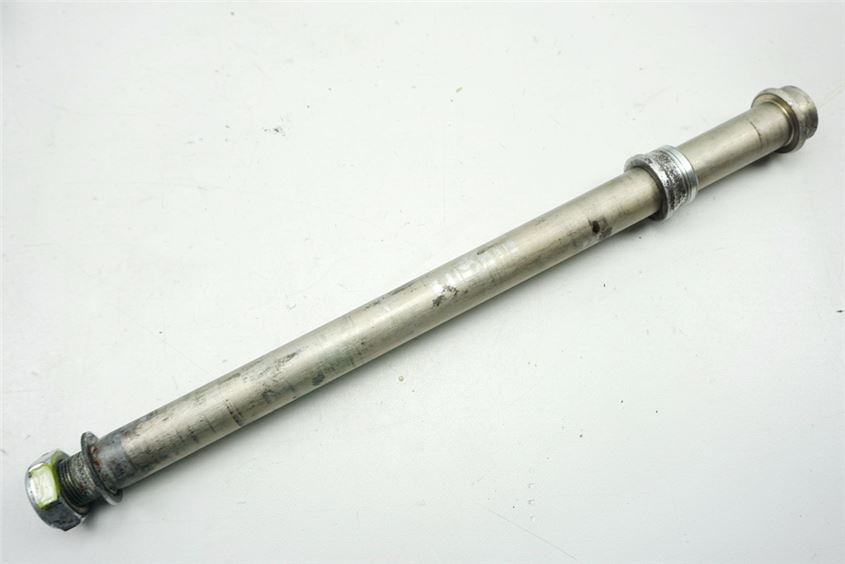 SUZUKI M 1500 VZ INTRUDER WVCU REAR AXLE SPINDLE