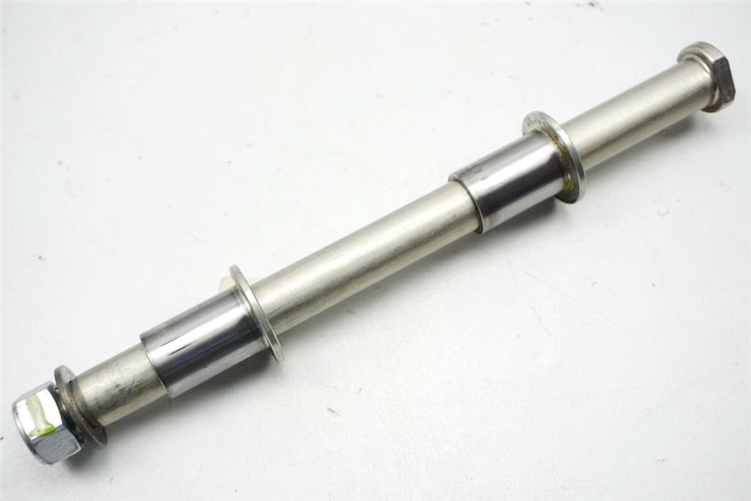 SUZUKI M 1500 VZ INTRUDER WVCU SCHWINGACHSE ACHSE SCHWINGE DISTANZEN