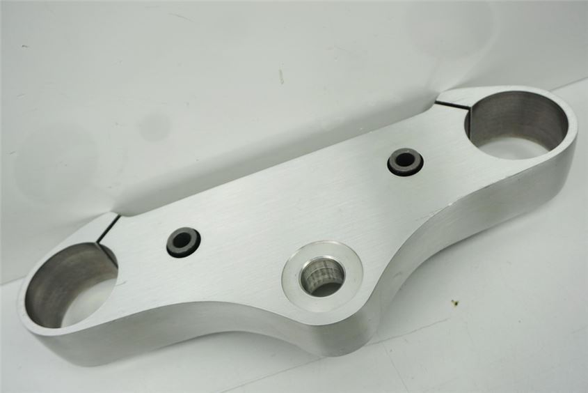 SUZUKI M 1500 VZ INTRUDER WVCU UPPER TRIPLE CLAMP FORK