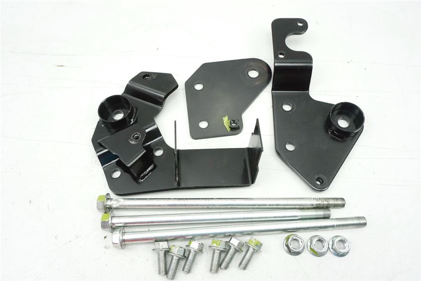SUZUKI M 1500 VZ INTRUDER WVCU MOUNTING BRACKET ENGINE AXLE BOLT ENGINE MOUNT