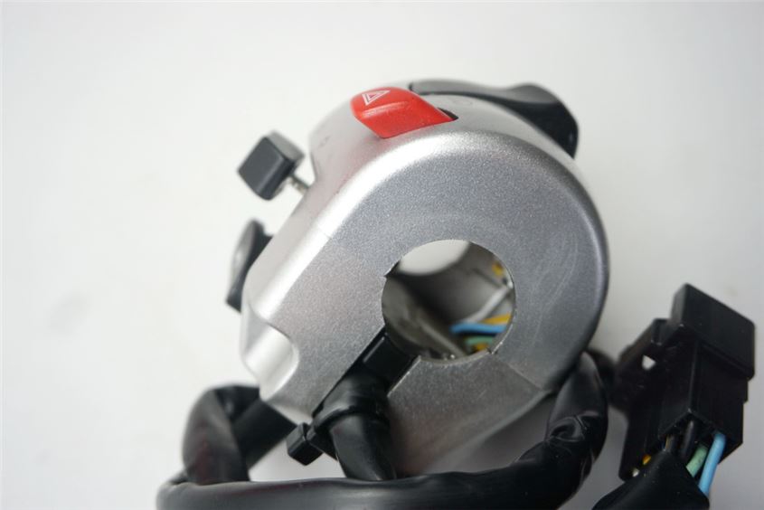 SUZUKI M 1500 VZ INTRUDER WVCU HANDLEBAR SWITCH LEFT SWITCH
