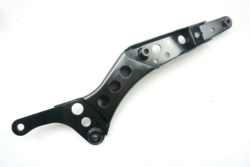 SUZUKI M 1500 VZ INTRUDER WVCU SOPORTE IZQUIERDA TIRANTE GUARDABARROS TRASERO PORTAEQUIPAJES