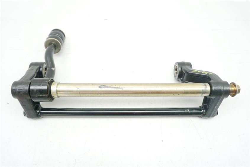KYMCO XCITING 500 T7 HALTERUNG MOTOR MOTORHALTER ACHSE