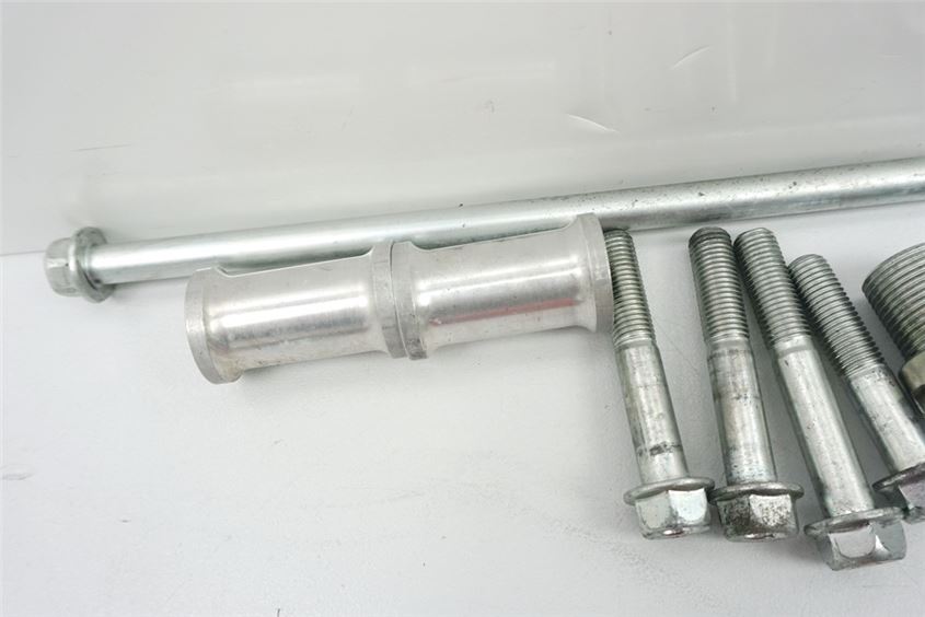HONDA CBR 600 PC35 SOPORTE SUJECIÓN MOTOR EJE DISTANCIADORES 99-00