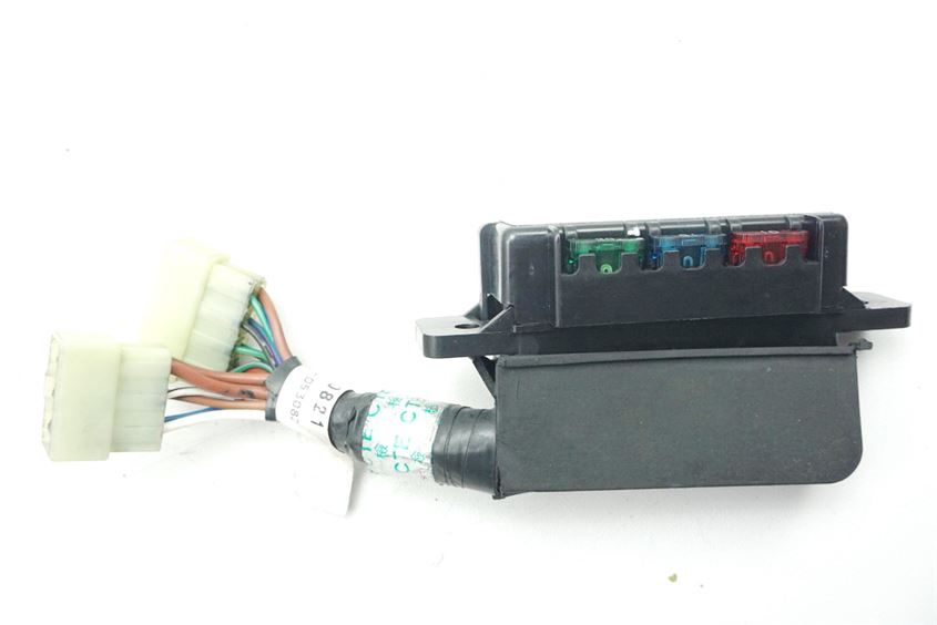 TRIUMPH TROPHY 900 T 300 E FUSE BOX