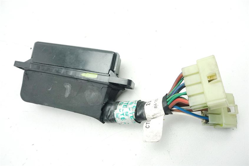TRIUMPH TROPHY 900 T 300 E FUSE BOX