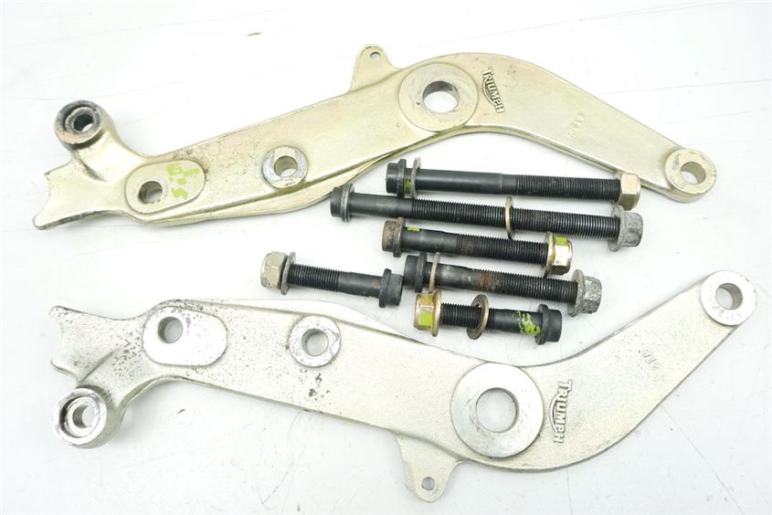 TRIUMPH TROPHY 900 T 300 E ENGINE MOUNT AXLE BOLT ENGINE BRACKET