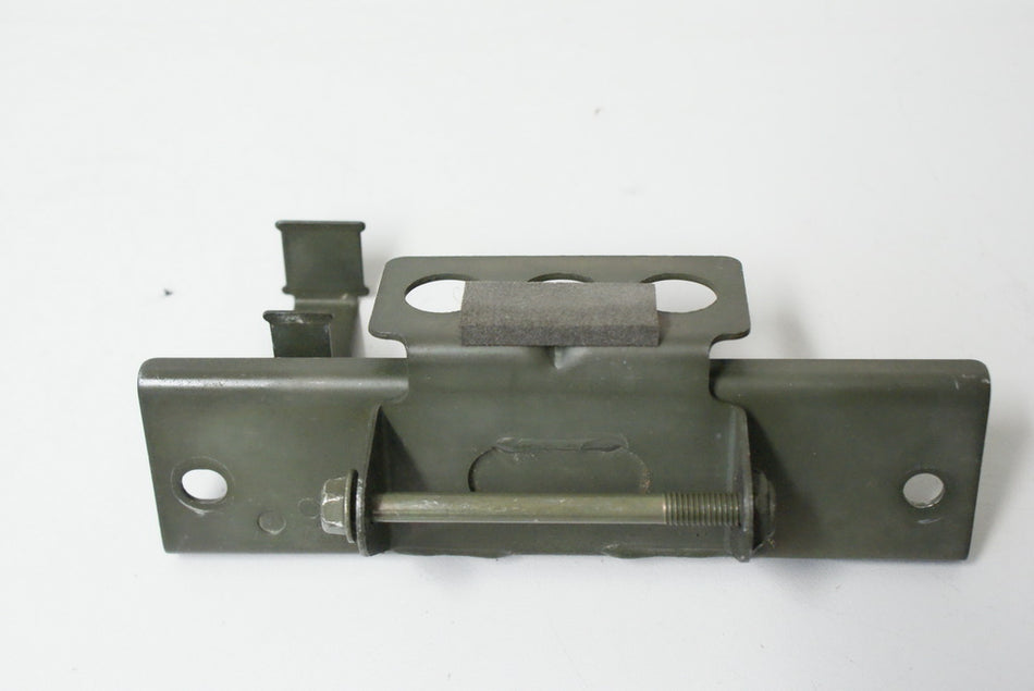SUZUKI GSX-R 1300 WVA1 HAYABUSA TANKHALTER TANK HALTERUNG HALTER