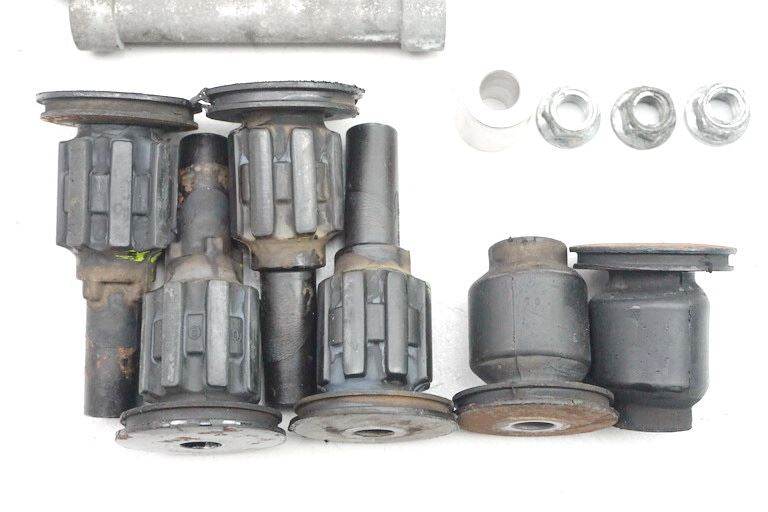 SUZUKI AN 650 ABS WVBU BURGMAN HALTERUNG MOTOR ACHSE BOLZEN GUMMIS DISTANZEN