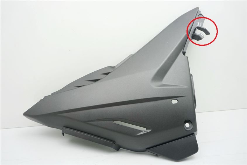 HONDA CBF 125 JC40 Tapa lateral derecha Cubierta Embellecedor Carenado