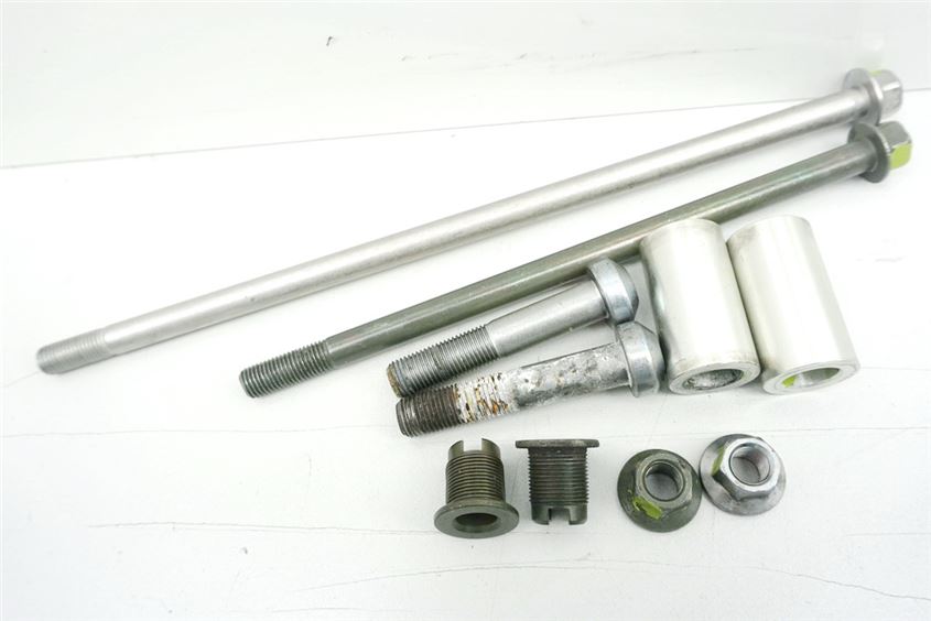 YAMAHA TDM 900 RN08 AXLE ENGINE BOLT SPACERS ENGINE MOUNT