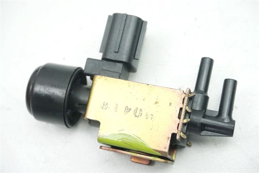 YAMAHA TDM 900 RN08 PRESSURE REGULATOR SOLENOID SENSOR AIRBOX