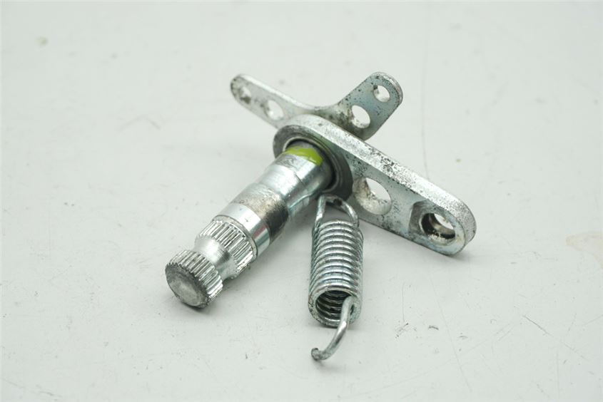 YAMAHA TDM 900 RN08 BRAKE PEDAL SHAFT BRACKET LINKAGE
