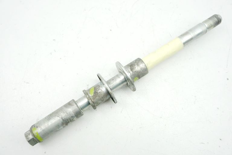 SUZUKI VL 125 WVA4 INTRUDER STECKACHSE VORN ACHSE DISTANZEN