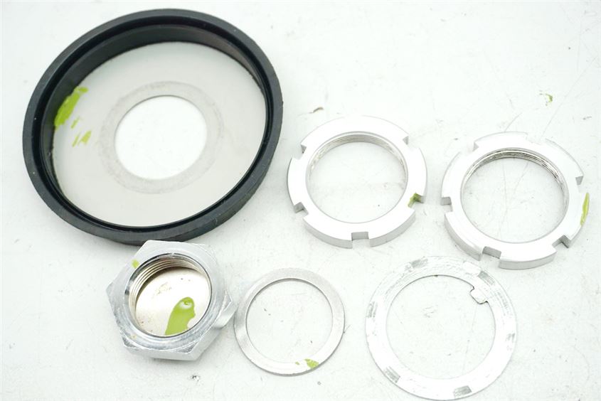 SUZUKI DL 650 V-STROM WVB1 MUTTER LENKKOPF GABELBRÜCKE SICHERUNG
