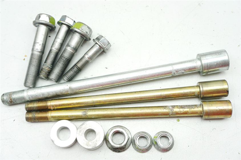 HONDA CBR 900 SC50 SOPORTE MOTOR EJE PERNOS TORNILLOS ESPACIADORES MOTOR