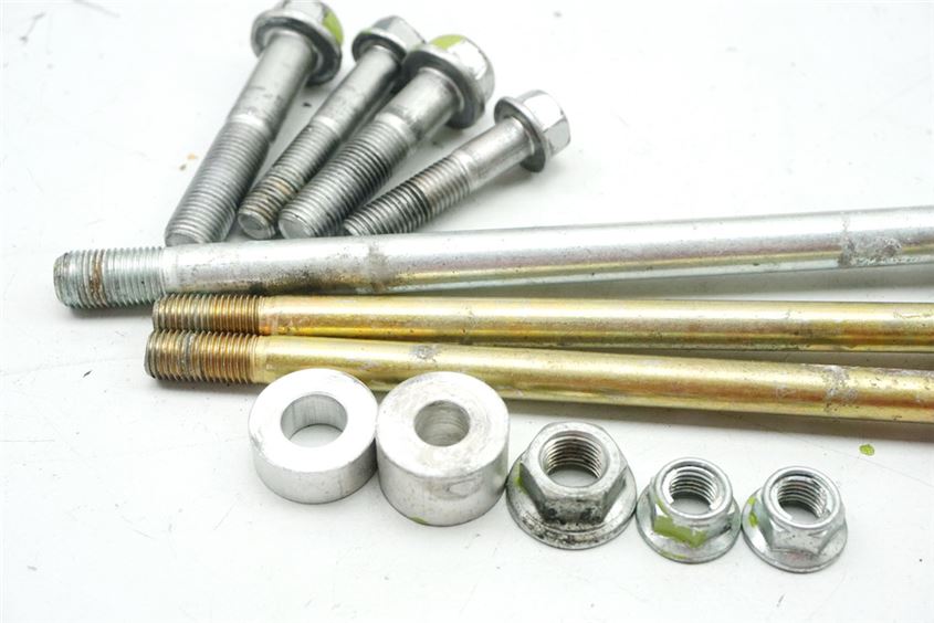 HONDA CBR 900 SC50 SOPORTE MOTOR EJE PERNOS TORNILLOS ESPACIADORES MOTOR
