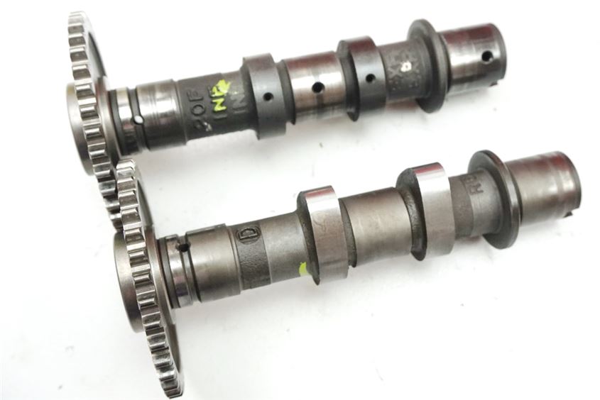 SUZUKI DL 650 V-STROM WVB1 CAMSHAFTS CYLINDER HEAD FRONT CAMSHAFT FRONT