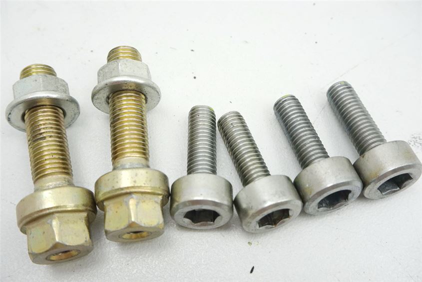 HONDA CBR 900 SC50 TORNILLOS SUBCHASIS