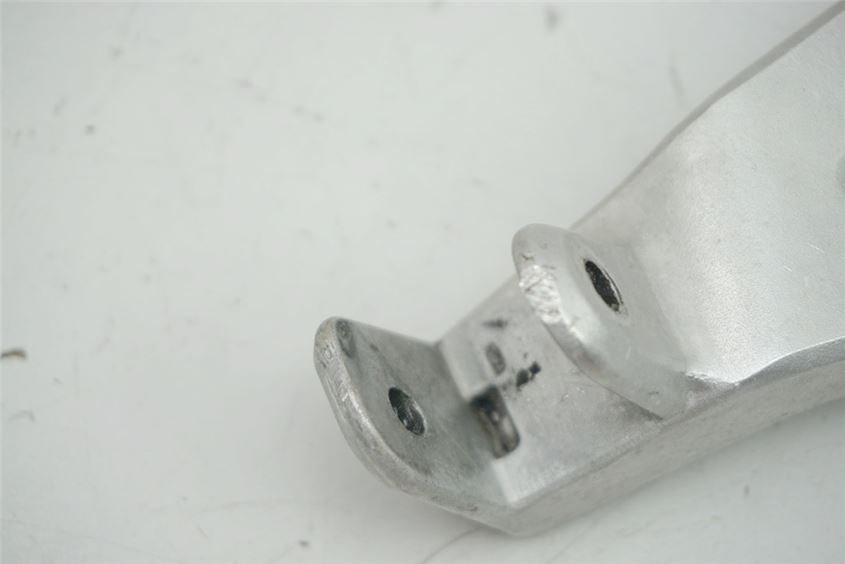 HONDA CBR 900 SC50 FUßRASTENTRÄGER SOZIUS LINKS FOOTREST
