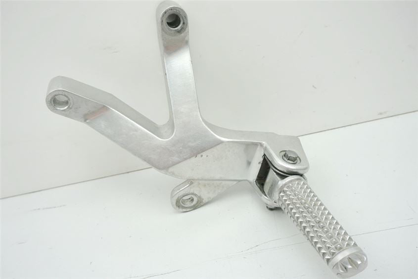YAMAHA YZF 600 4TV THUNDERCAT FOOTREST ASSEMBLY PASSENGER RIGHT FOOTREST
