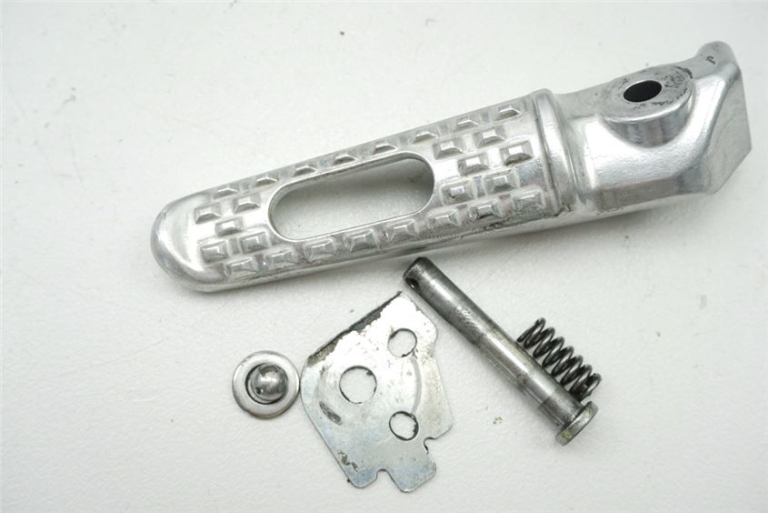 HONDA CBR 1000 RR SC57 FUßRASTE SOZIUS LINKS FOOTREST 04-07