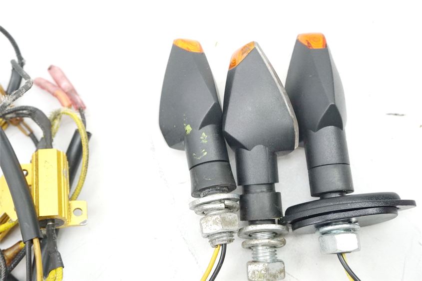 HONDA CBR 1000 RR SC57 INTERMITENTES LED RESISTENCIAS 04-07