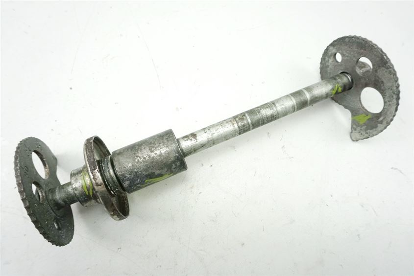 HONDA CLR 125 JD18 CITYFLY STECKACHSE HINTEN ACHSE DISTANZEN KETTENSPANNER