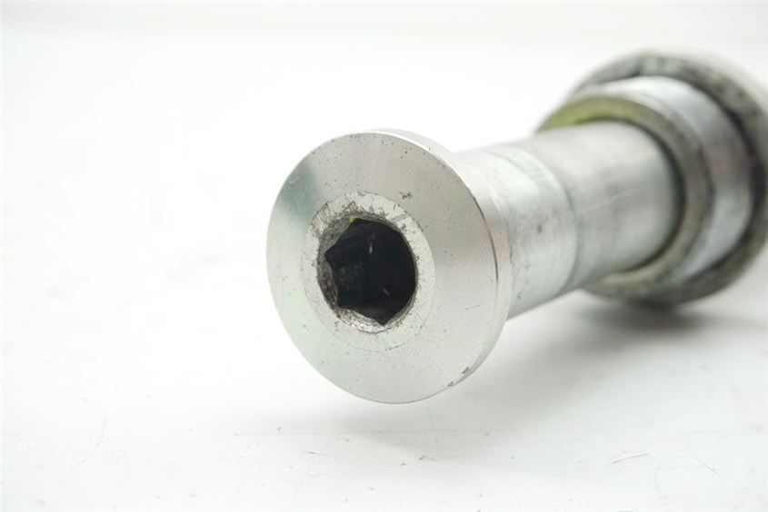 TRIUMPH SPEED TRIPLE 885 i T509 SWING ARM AXLE PIVOT