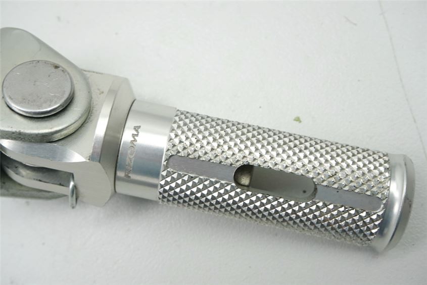 KAWASAKI Z 750 ZR750L FOOT PEG RIDER RIGHT RIZOMA FOOTREST