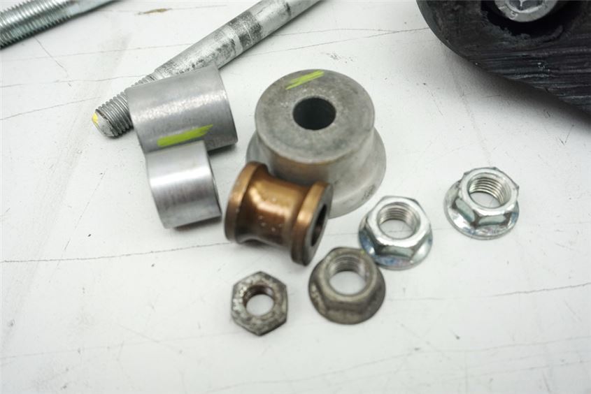 HONDA CBF 600 S ABS PC38 HALTERUNG MOTOR ACHSE STURZPADS LSL