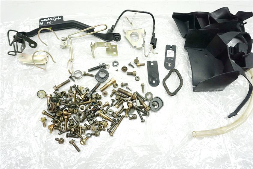 YAMAHA XC 125 SE42 VITY SCREWS & SMALL PARTS