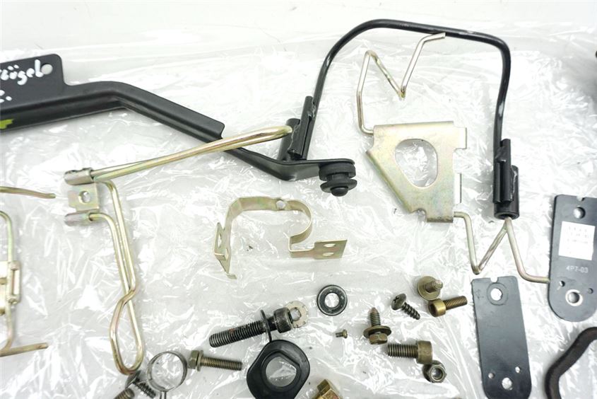 YAMAHA XC 125 SE42 VITY SCREWS & SMALL PARTS