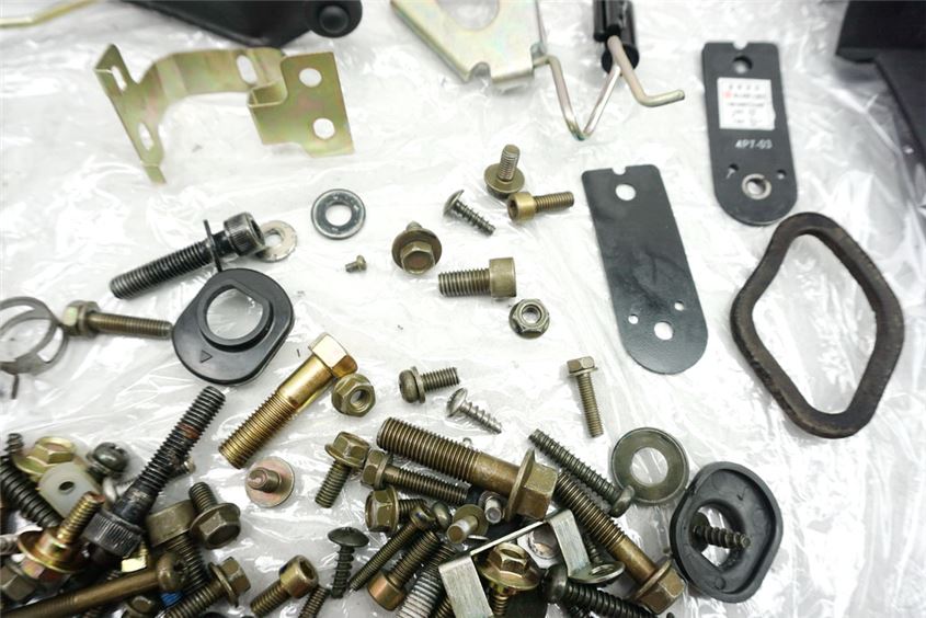 YAMAHA XC 125 SE42 VITY SCREWS & SMALL PARTS