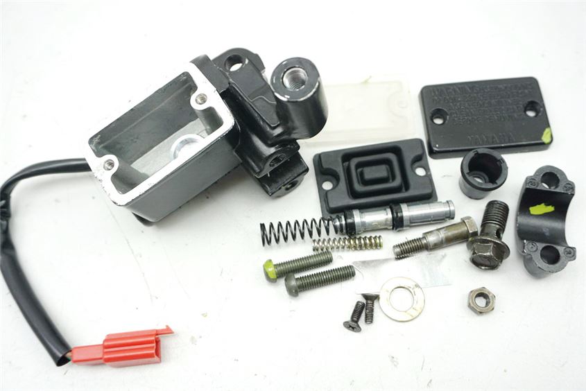 YAMAHA XC 125 SE42 VITY BREMSPUMPE VORN BREMSZYLINDER
