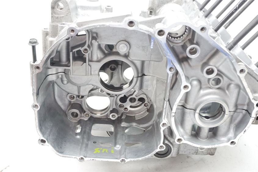 YAMAHA YZF 600 4TV THUNDERCAT MOTORGEHÄUSE MOTORBLOCK CRANKCASE MOTOR