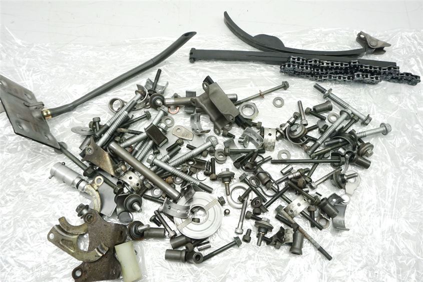 YAMAHA YZF 600 4TV THUNDERCAT SCREWS ENGINE SMALL PARTS