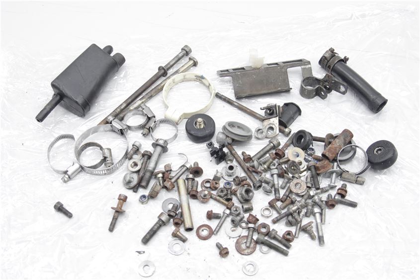 HUSQVARNA TE 610 8AE TORNILLOS Y PIEZAS PEQUEÑAS
