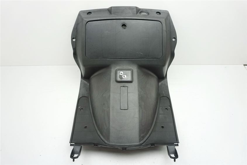 DAELIM OTELLO SG 125 F CARENADO REPOSAPIÉS CENTRAL TAPA PROTECCIÓN PIERNAS ESTRIBERA